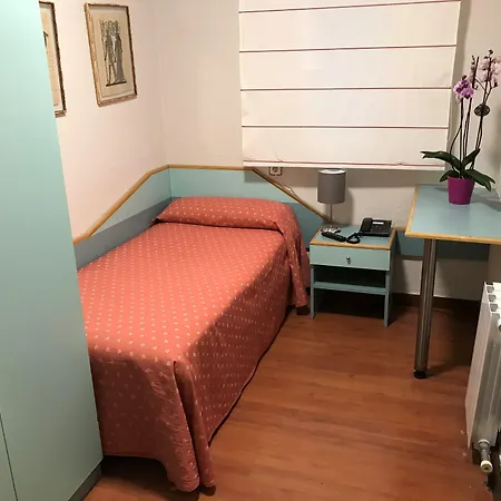 佩拉约豪华公寓酒店 *