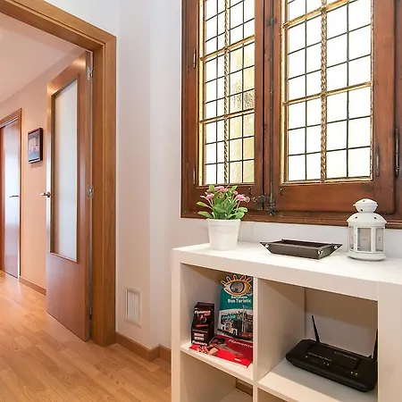 Pelayo Deluxe Lägenhet *